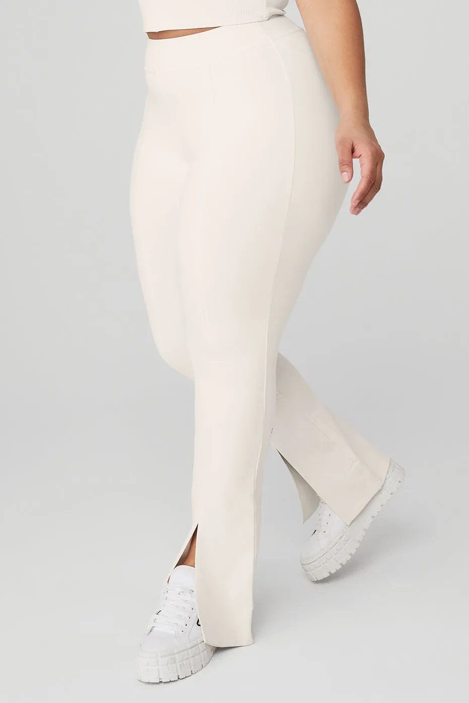 Airbrush High-Waist 7/8 Flutter Legging - Ivory