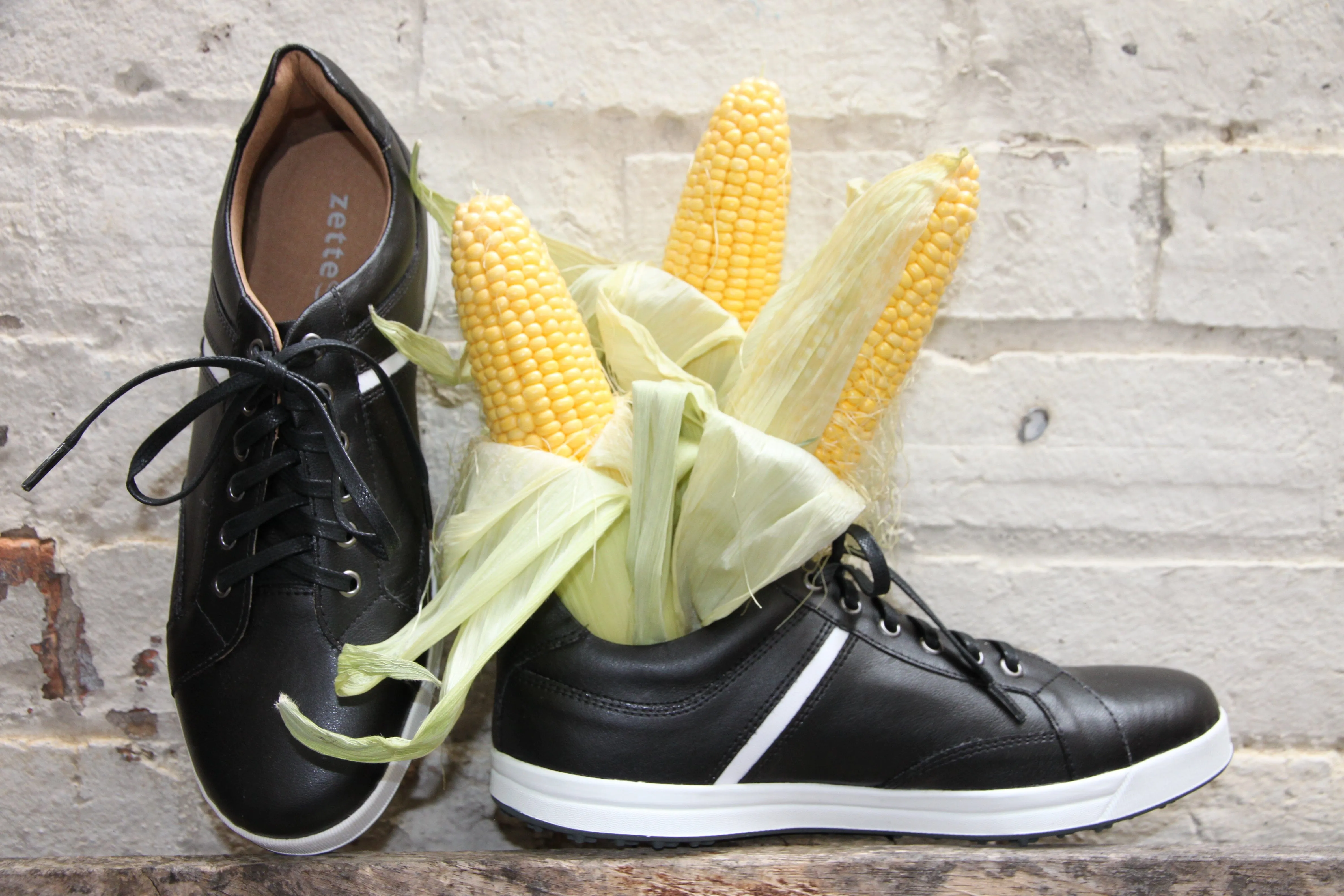 'Ciaran' men's corn-leather 🌽 sneaker by Zette Shoes - black