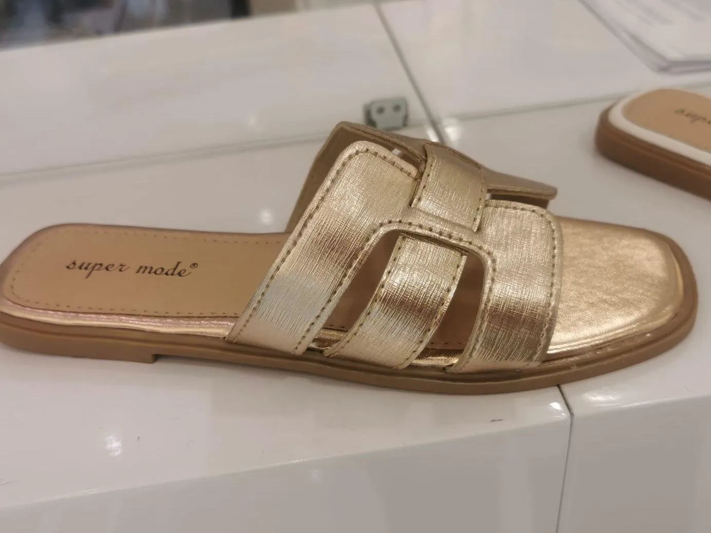 Claudette Flat Sandal (Gold)