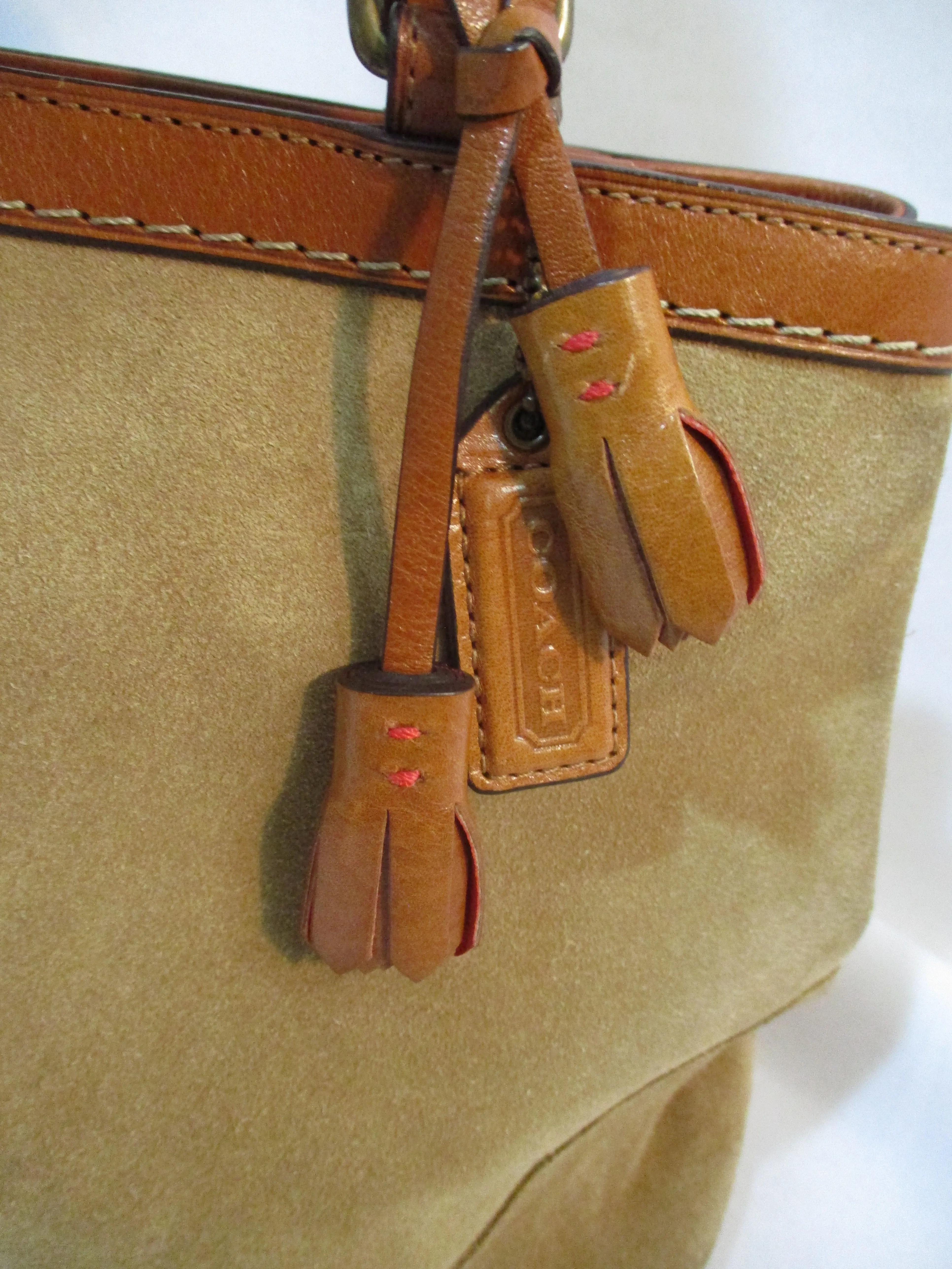 COACH 7476 HAMPTON TASSEL Tote Shoulder Bag Purse CAMEL