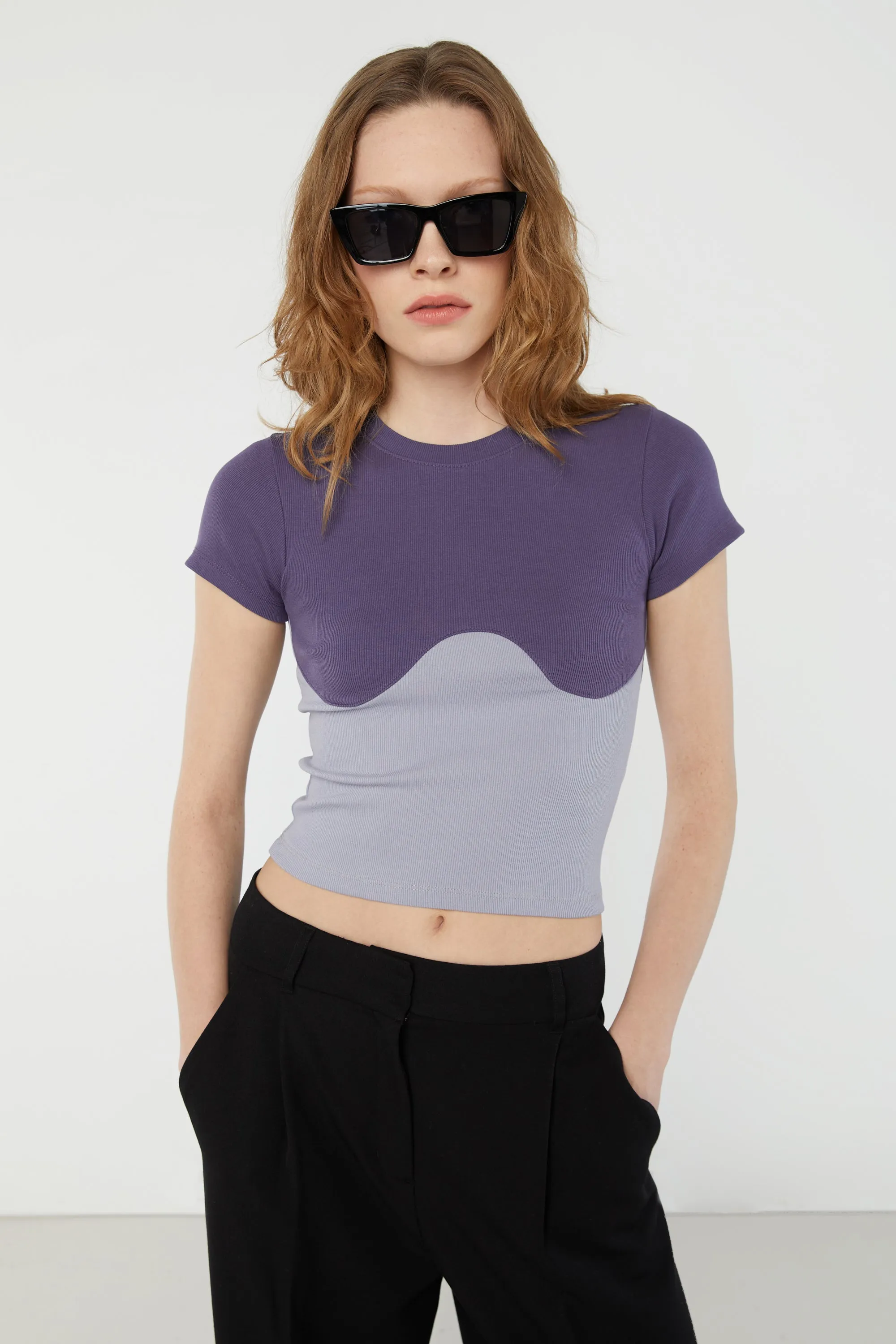 COLOUR BLOCK TEE